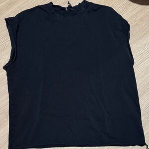 Blk cropped muscle tee